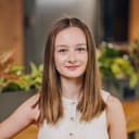 Lora — Economics tutor